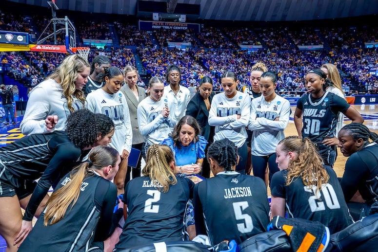 The Rice women’s basketball team was joined by the Owl fan base and community in Baton Rouge, Louisiana, last weekend as the team embarked on an invaluable and unforgettable March Madness experience.