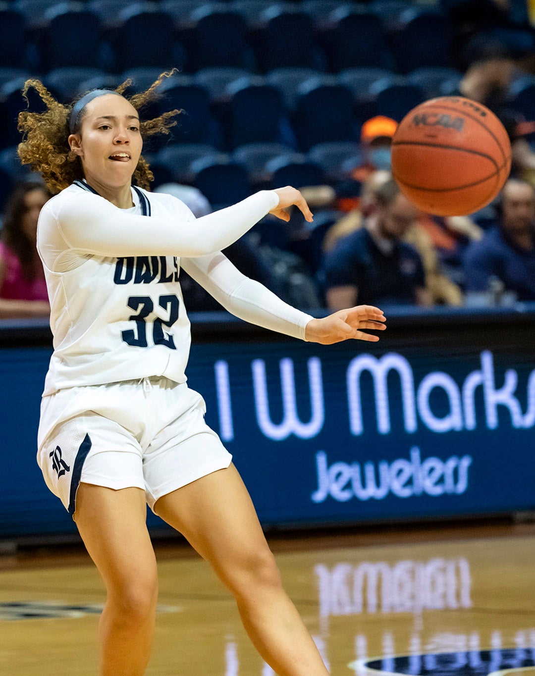 The Rice women's basketball team takes on UTEP March 3 at Tudor Fieldhouse. (Photo by Tommy LaVergne)